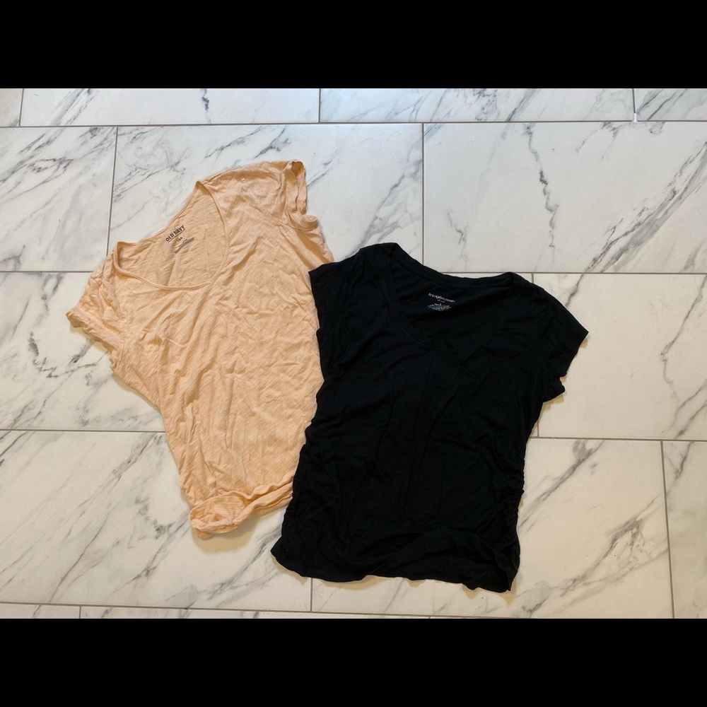Bundle of 2 Maternity Tshirts size Large